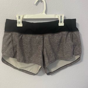 Lululemon Speed Up Low Rise Shorts Lined 2.5in Inseam Size 6 Black and Grey